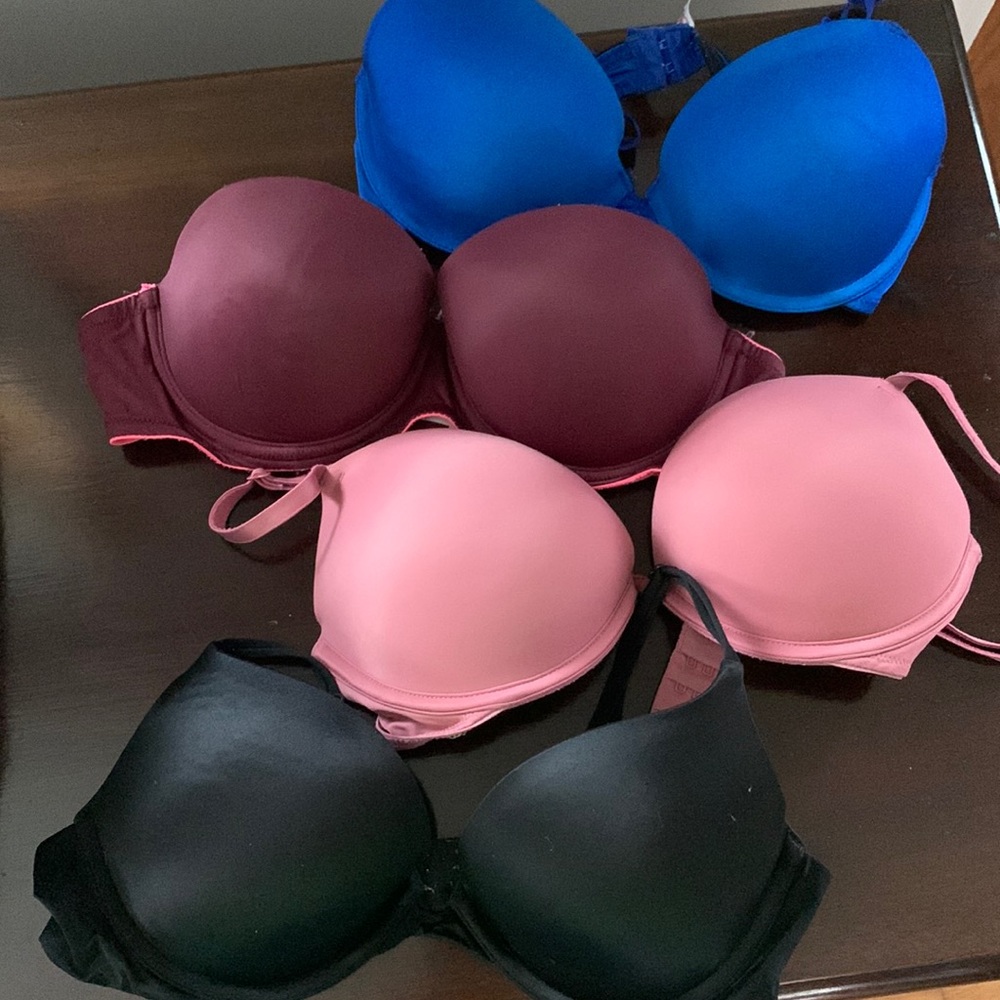 (4) 34C Bras, 3 Victoria secret, 1 Candies